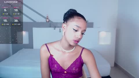 Namoi Smith online show from December 31, 2024, 8:15 am