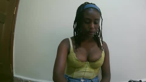 Snapshot of nana2095 chatting on October 18, 2025, 10:38 am nana2095 online show from October 18, 2025, 10:38 am