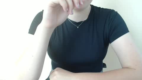 Snapshot of nana_new chatting on June 1, 2026, 5:53 am Nana online show from June 1, 2026, 5:53 am