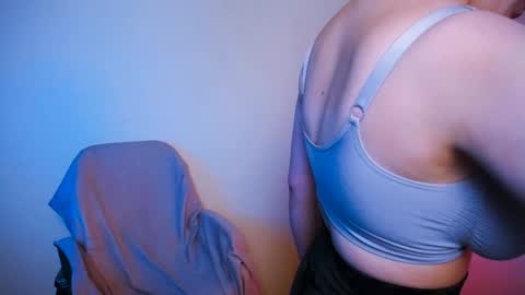 Snapshot of nanafey chatting on December 26, 2024, 1:43 pm your candy online show from December 26, 2024, 1:43 pm