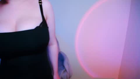 Snapshot of nanafey chatting on January 12, 2025, 3:14 pm your candy online show from January 12, 2025, 3:14 pm