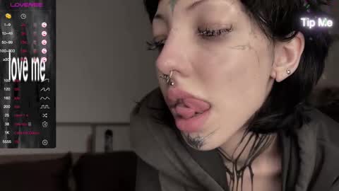 Nana online show from December 18, 2024, 8:03 pm