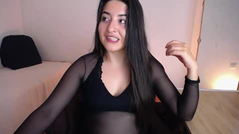 Snapshot of nani_gutierrez chatting on May 19, 2026, 10:38 pm Nani online show from May 19, 2026, 10:38 pm