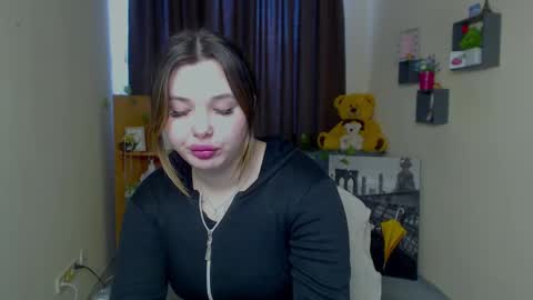 Naomy online show from January 5, 2025, 11:48 am