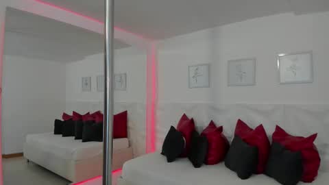 Naomi Amoretti online show from February 10, 2026, 4:44 pm