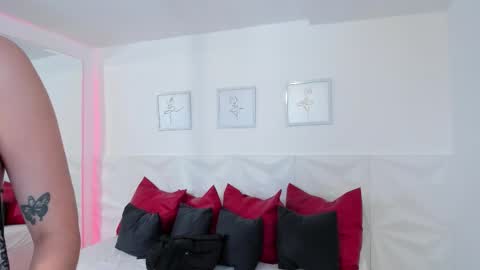 Naomi Amoretti online show from February 11, 2026, 4:34 pm