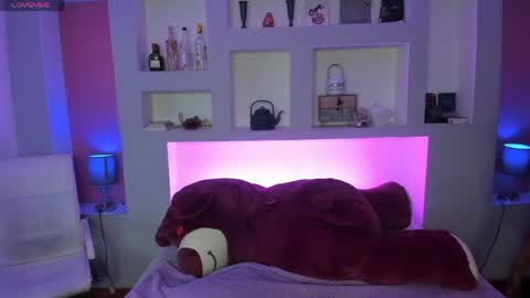 Naomi online show from April 1, 2026, 7:22 pm