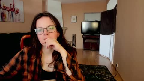 Snapshot of naomi_di chatting on July 14, 2026, 9:03 am naomi_di online show from July 14, 2026, 9:03 am