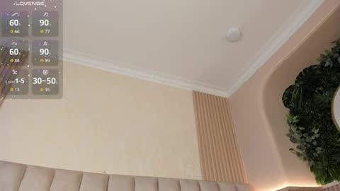 Snapshot of naomi_hill1 chatting on April 9, 2026, 1:27 pm Naomi online show from April 9, 2026, 1:27 pm