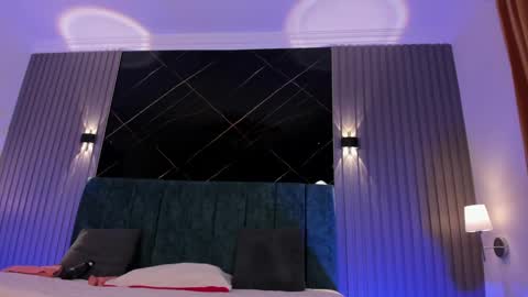 Naomi online show from April 16, 2026, 12:28 pm