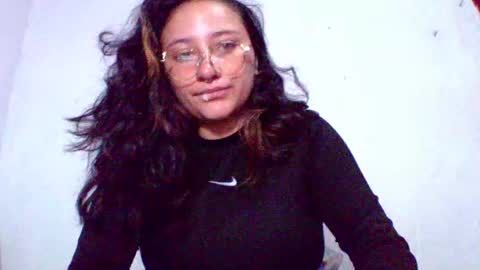 Snapshot of naomi_moon3 chatting on December 24, 2024, 3:27 am Naomi online show from December 24, 2024, 3:27 am