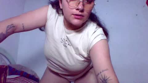 Snapshot of naomi_moon3 chatting on December 28, 2024, 2:11 am Naomi online show from December 28, 2024, 2:11 am