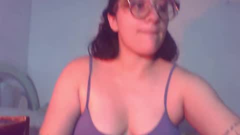 Snapshot of naomi_moon3 chatting on January 23, 2025, 12:14 am Naomi online show from January 23, 2025, 12:14 am