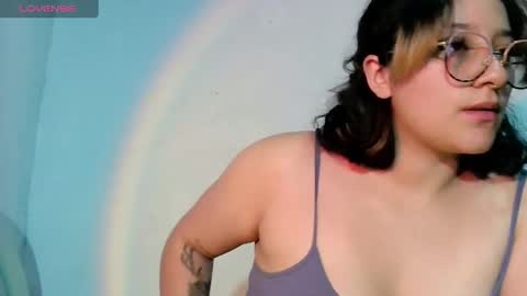 Snapshot of naomi_moon3 chatting on February 11, 2025, 3:29 am Naomi online show from February 11, 2025, 3:29 am