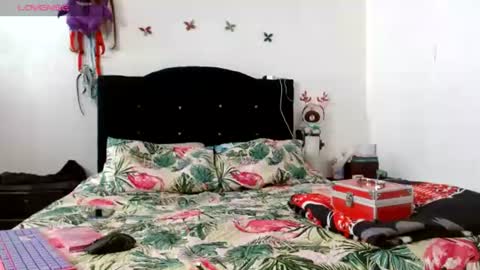 Snapshot of naomi_unu chatting on June 19, 2026, 4:11 pm Naomi online show from June 19, 2026, 4:11 pm