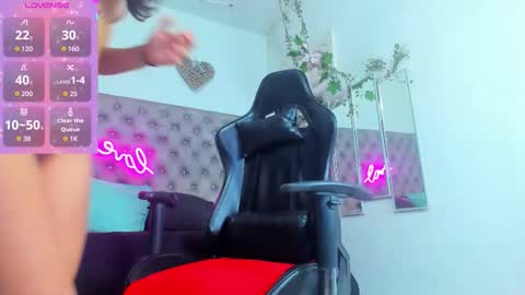 Naomi online show from November 24, 2025, 11:10 am