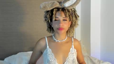 naomidawson online show from February 12, 2026, 12:05 am