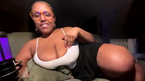Naomigiirl6 online show from March 3, 2025, 9:55 am