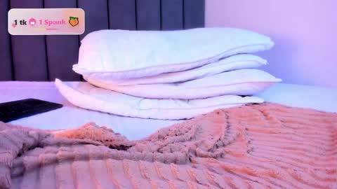 Snapshot of naomii_x chatting on June 5, 2026, 6:52 am Naomi online show from June 5, 2026, 6:52 am