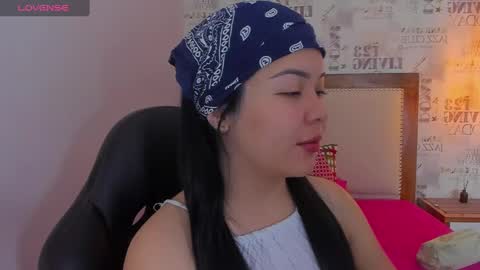 Naomi  online show from December 5, 2024, 12:11 pm