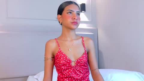 Snapshot of naomiklarc chatting on January 13, 2026, 11:48 am Naomi Klarc online show from January 13, 2026, 11:48 am