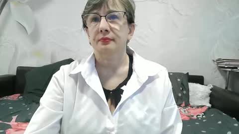 naomimolligan online show from May 4, 2026, 10:55 am