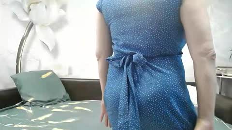 Snapshot of naomimolligan chatting on May 15, 2026, 12:23 pm naomimolligan online show from May 15, 2026, 12:23 pm