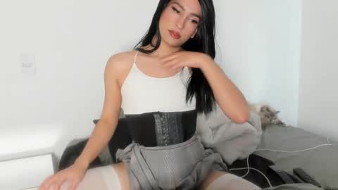 Naomi Moore online show from October 19, 2025, 9:15 pm