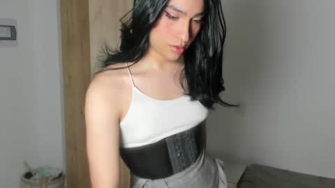 Naomi Moore online show from February 27, 2026, 10:10 pm