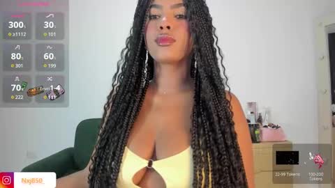 Snapshot of naomixjones1 chatting on October 2, 2025, 9:22 pm Naomi     online show from October 2, 2025, 9:22 pm