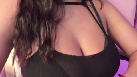 Snapshot of naomy_gomez_ chatting on April 25, 2026, 1:41 pm Naomy online show from April 25, 2026, 1:41 pm