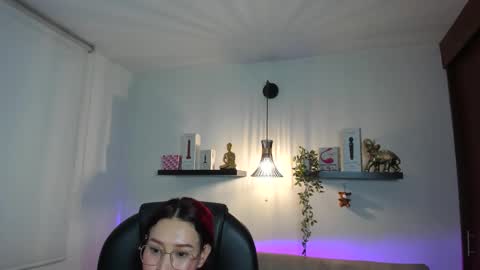Snapshot of naomy_hot04 chatting on May 27, 2026, 1:57 am naomy online show from May 27, 2026, 1:57 am