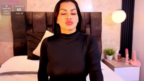 Naomy Smith online show from January 6, 2026, 11:03 am