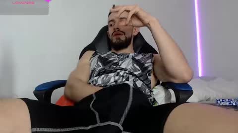 nassh_18 online show from January 7, 2025, 8:52 pm