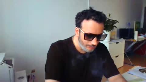 Snapshot of nassobout chatting on June 25, 2026, 9:30 pm nassobout online show from June 25, 2026, 9:30 pm