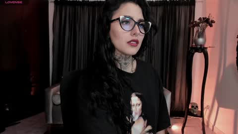 Snapshot of nasty_alice1 chatting on December 3, 2024, 2:36 am Goddess Alice online show from December 3, 2024, 2:36 am