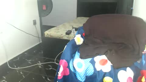 mamacita online show from December 2, 2025, 7:09 pm