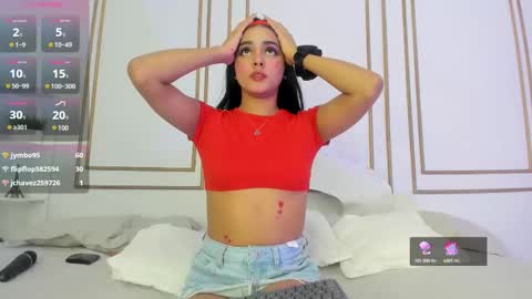 Snapshot of natalia_aguirre chatting on February 14, 2025, 6:51 pm Naty  online show from February 14, 2025, 6:51 pm