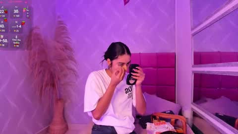 Snapshot of natalia_aguirre chatting on February 28, 2025, 12:20 pm Naty  online show from February 28, 2025, 12:20 pm