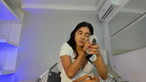 Snapshot of natalia_aguirre chatting on September 29, 2025, 12:21 pm Naty  online show from September 29, 2025, 12:21 pm