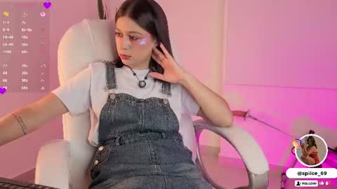 natalia andrea online show from July 15, 2026, 10:48 pm