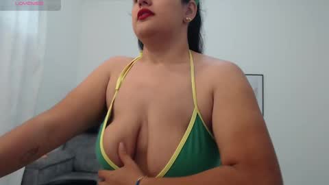 Nathalia online show from October 28, 2025, 6:43 pm