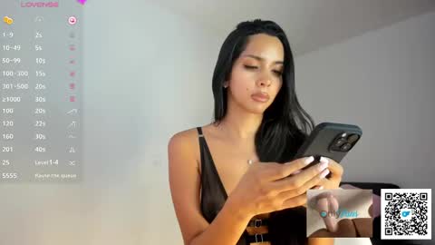 nataliarey_ online show from March 7, 2025, 9:59 pm