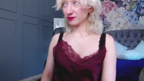 Snapshot of natalie_bitton chatting on January 18, 2025, 8:31 am Natalie online show from January 18, 2025, 8:31 am