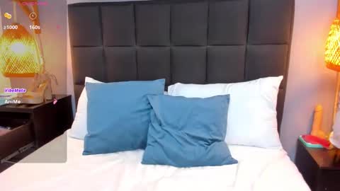 N A T A L I E online show from December 15, 2025, 11:58 am