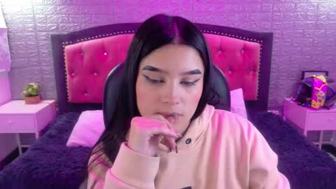 natalie  online show from February 9, 2026, 3:32 am