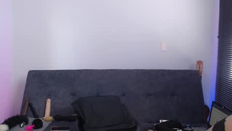   online show from April 10, 2026, 8:13 pm