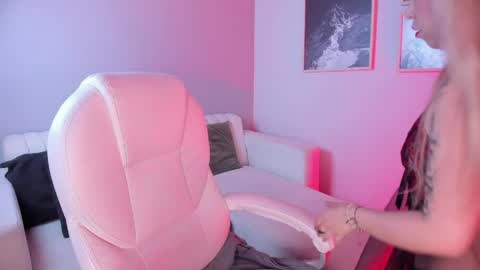 Snapshot of natasha_bennett chatting on May 28, 2026, 2:36 pm Natasha Bennett online show from May 28, 2026, 2:36 pm