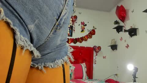 Snapshot of natasha_jurado chatting on February 5, 2025, 1:04 am N A T A S H A online show from February 5, 2025, 1:04 am