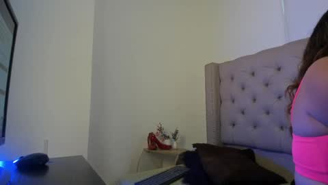 Natasha Claus online show from May 19, 2026, 6:58 pm
